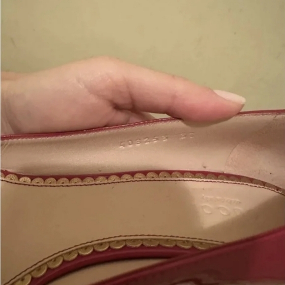 Women’s Gucci Patent Leather Red Flats Size 37 EU - Picture 2 of 5